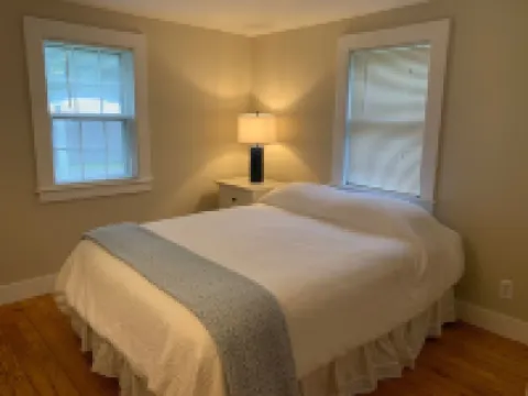 Darling Cape Cottage - Steps from Downtown Harwich Port 하위치 호텔