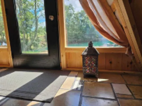 Waterfront Glamping Cabin On Private Blue Water Mountain Top Lake Hotels in Union