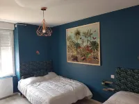 Very nice family home at the foot of the pedestrian street, adapted for disabled people.