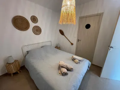Appartement T2 Presquîle de Giens Hotels near Camping International La Reserve