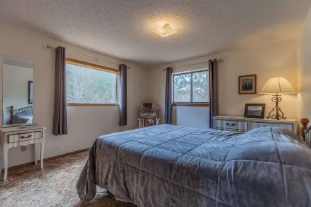 Fawn Haven On The Lake