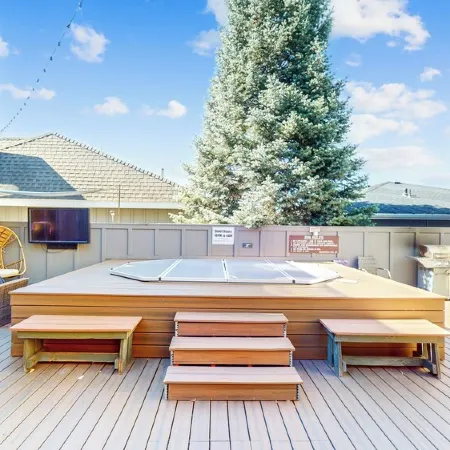 Best Deal in PC! - 2 Blks to PC Mtn Resort-4 Blks to Main Street- Hot Tub!