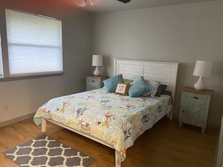 Emerald Isle waterfront resort 7South 2BR/2B balcony pool hottub wonderful view