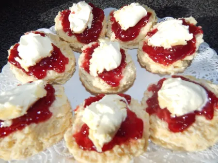 Stunning quality barn conversion, heated swimming pool, hot tub Отели в г. Сейнт Сампсон