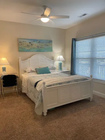 Gorgeous Ocean Views - 1 min walk to beach access!