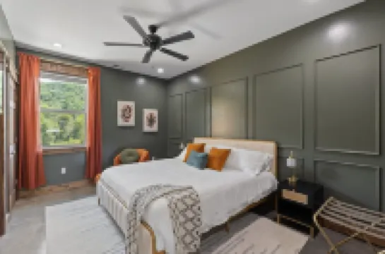 New Barndo/Kayak Launch/ 2 Private Hot Tubs