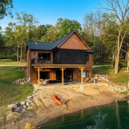 Cedar Cove Cabin, Private Beach near Galena