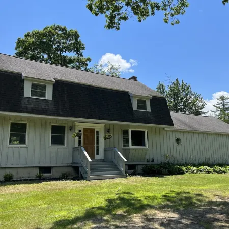 Colonial House with Long Lake access!