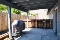 3 King Beds On Pacific  *Downtown  *Pets OK  *Hot Tub