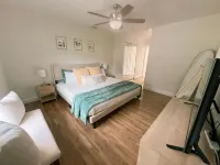 Charming 4-bedroom Cottage- BEST LOCATION & BACKYARD Các khách sạn ở Ocala