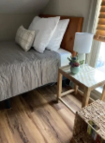 Charming Carriage House in the Heart of Kennett