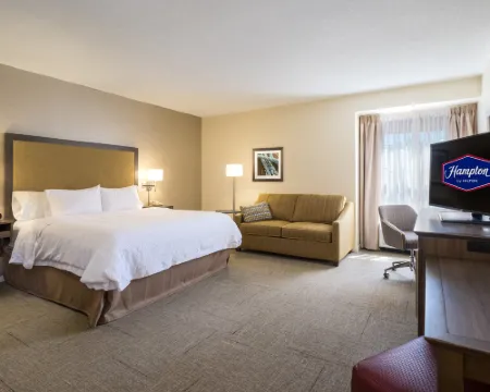 Hampton Inn Waterville Hotels in Waterville