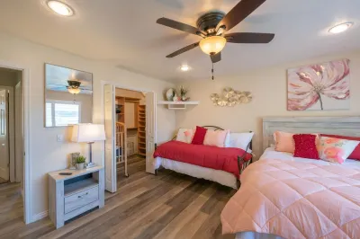 Spacious! Hotels near Sportsman's Warehouse