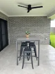 11 minutes from the Hunter Valley Wineries.  Family sized new home!