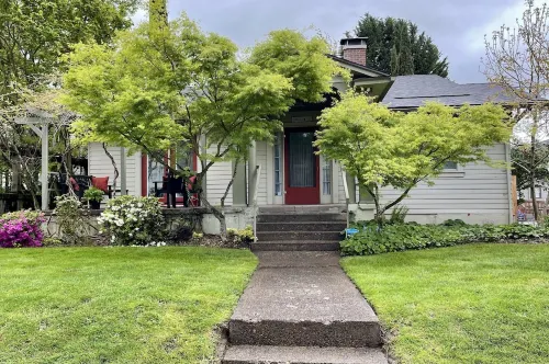 Welcome to Bungalow 437! Close to Downtown & OSU!