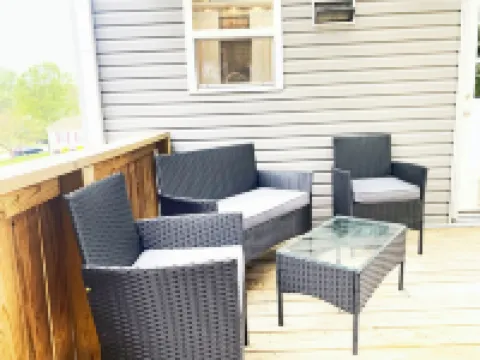 Cozy home in St. Joseph, MO that is centrally located to hospital & university!