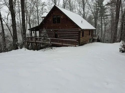 3-Bedroom Cabin Close to Franklin, Sylva and Highlands NC