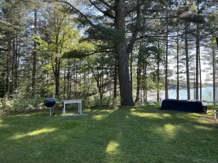 Beautiful Two Bedroom cabin on Plum Lake