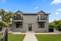 Modern Venice Beach Estate 3 Min from Abbot Kinney Hotels near 1921 State Theater