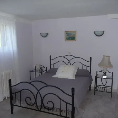Spacious apartment in villa with large private garden and terrace near the sea