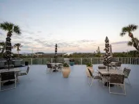 Coquina A203- Steps to the Beach 克雷森特海灘酒店
