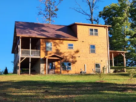 Breathtaking Panoramic Skyline Mountain Top View Cabin