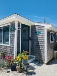 Water View Cottage within Steps to Private Beach