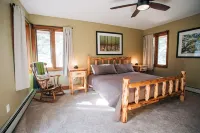 Spacious & renovated house, walking distance to town! Perfect for families!