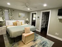 Winter Lakeside Retreat on Locke Lake — Stunning Views & Private Hot Tub Hotels in Barnstead