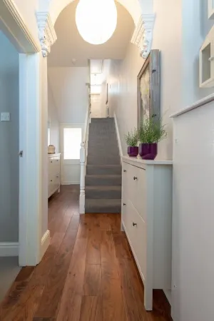 Large Victorian Terrace, Penarth (Cardiff) Отели рядом с достопримечательностью «Юниверсити Хоспитал Лландо»