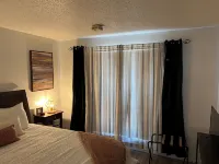 A sweet stay on Cherrywood Square Hotels in Canyon