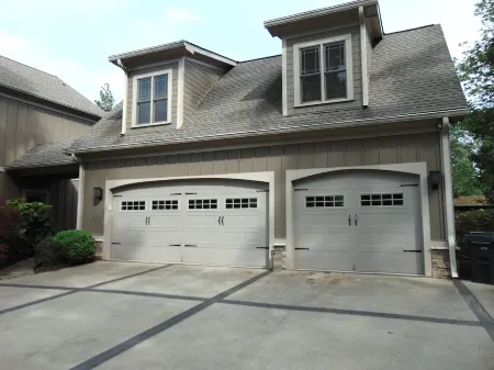 Large Lakefront Home with Spa, Outdoor Fireplace on Main Lake, House generator