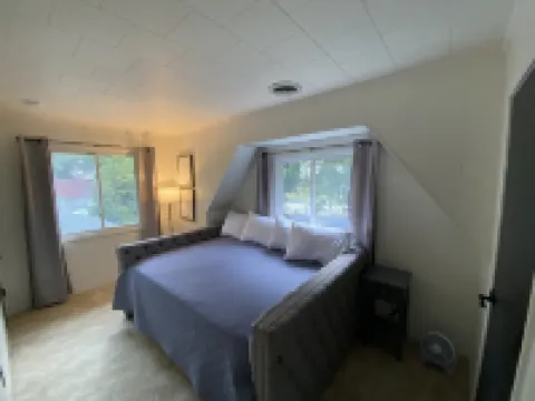 Tranquility on Lake Tillery , Waterfront Home with Large Dock & Paddle Boards!