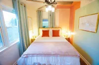 Cozy Retreat - Hot tub + Mountain Views + Pets