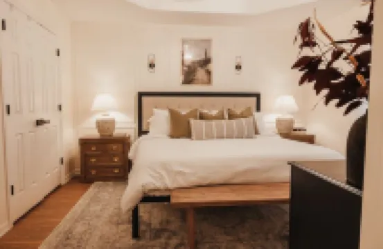 Modern Cottage Style Apt-King Bed near UTRGV & DHR