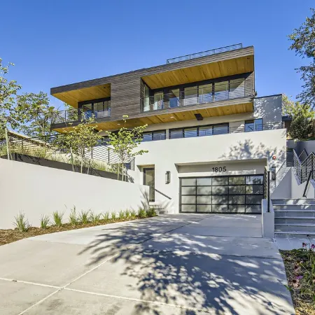 Luxurious Rental with Ideal Downtown Proximity - Stroll to Pearl Street and CU.