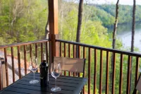 Lake View Adventure Cabin at Bear Bluff Retreat