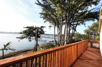 Waterfront 3Bed and 2Bath Home with Panoramic Ocean Views in Bodega Bay, CA