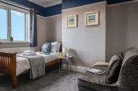 The Elderton, Newbiggin by the Sea, Northumberland.  3 minutes walk to the beach Hotels near Needles Eye Newbiggin By The Sea