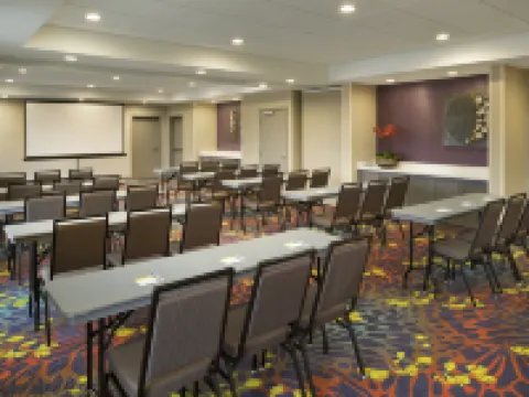 Hampton Inn & Suites St. Louis/Alton Hotels in Alton