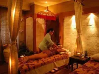 Brava Suites by Zia Surabaya Hoteles en Sukomanunggal