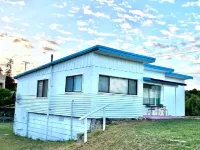 Your Winter Escape! Wood Fire, Fast Internet, Netflix, Beach.. Hitting the Spot! Hotels in Guilderton
