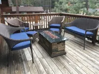 Spacious Tahoe Home w/Hot Tub & EV Charger Just 3 Blocks to Kings Beach - 무료 와이파이