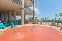 Beach all DAY! ! Lazy river. Gulf front .3 bed/4bath Executive Class Luxury