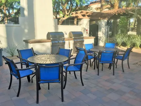 3Bd/Bath, Top to Bottom Renovations! No Carpet, New Cupboards and Tile Showers. Отели рядом с достопримечательностью «Библиотека Ла Куинта»