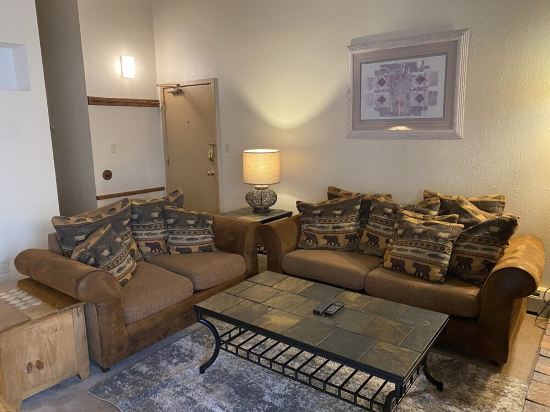 200 ft. to Gondola!! Parking, Balcony, Views, Fireplace!!  Heart of Lionshead!!