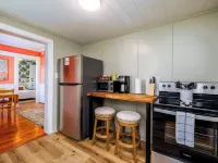 King Bed, Pet Friendly, Main Floor, Walk Downtown Hotels in Chariton
