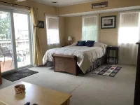 Private Lakefront! July 4, Some June Open. AC, Kayaks, Fishing, Pontoon Optional