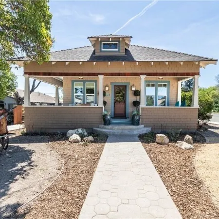 Entire House Downtown Paso Updated Craftsman - 3/2 -With Firepit and Bocce ball