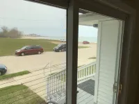 BEACHSIDE GETAWAY IN SHEBOYGAN